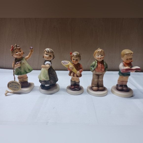 Lot of 5-Hummel Goebel Figurines - Picture 1 of 4